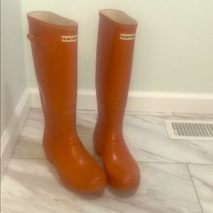 HUNTER rain boots size 10 burnt orange